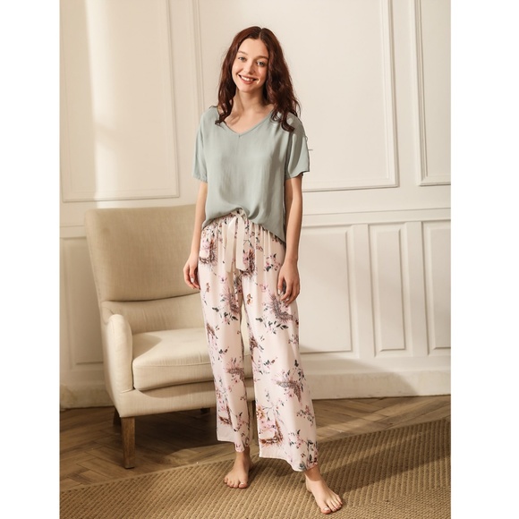 Rouge! Other - Pastel Green & Pink Floral 2 Piece Pajama Set